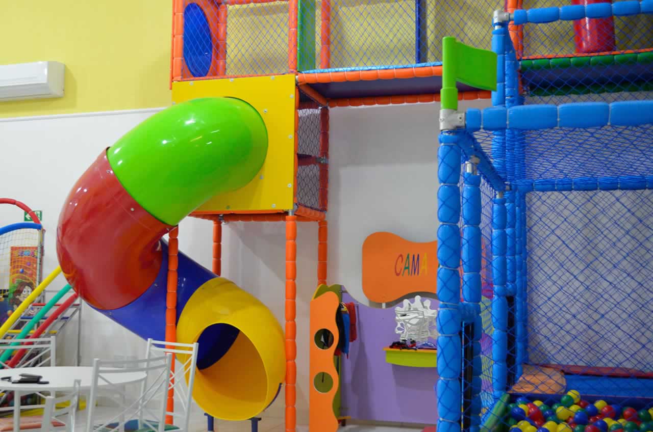 Espaço colorido do Buffet Kids & Cia